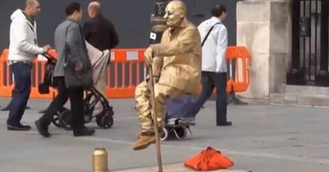 Si qëndrojnë në ajër“ këto “magjistarë”? (Video) Si qëndrojnë në ajër“ këto “magjistarë”? (Video)