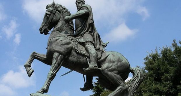 Kryezoti Gjergj Kastrioti, ai ishte një njeri fort i madh dhe tejet i fuqishëm? Ja e vërteta! Kryezoti Gjergj Kastrioti, ai ishte një njeri fort i madh dhe tejet i fuqishëm? Ja e vërteta!