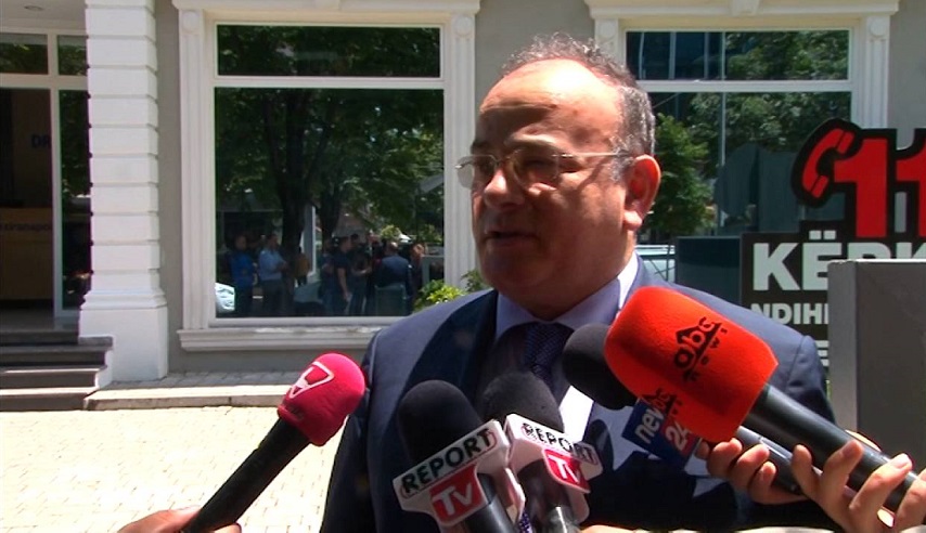 Avokati i Balilit, Sollaku: U dorëzua falë bashkëpunimit të policisë me familjarët e tij Avokati i Balilit, Sollaku: U dorëzua falë bashkëpunimit të policisë me familjarët e tij