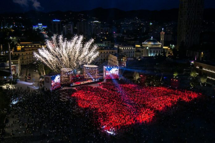 Tirana dhe Korça më qejflinjtë: Sa shtrenjtë kushton argëtimi në Shqipëri?