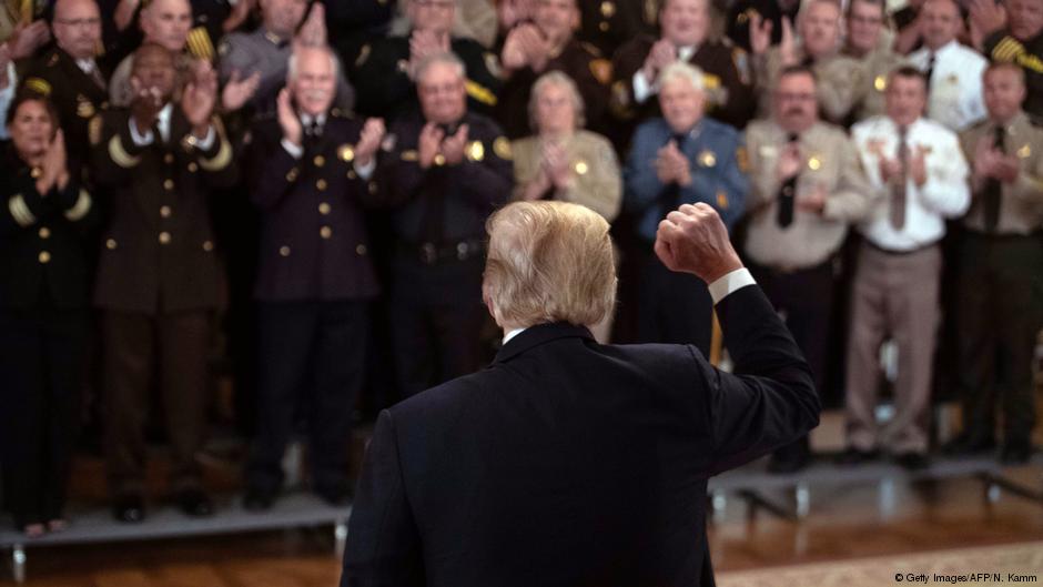 Ish-këshilltari i Bushit: Donald Trump do të japë dorëheqjen këtë vit Ish-këshilltari i Bushit: Donald Trump do të japë dorëheqjen këtë vit