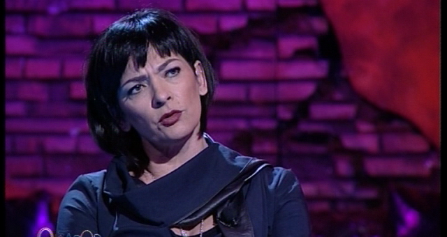 Ema Andrea: Parlamenti, si kafeneja më e ndyrë, e pisët dhe e pështirë, ku vetëm për hallet e qytetarëve s’flitet. A keni Zot? Ema Andrea: Parlamenti, si kafeneja më e ndyrë, e pisët dhe e pështirë, ku vetëm për hallet e qytetarëve s’flitet. A keni Zot?