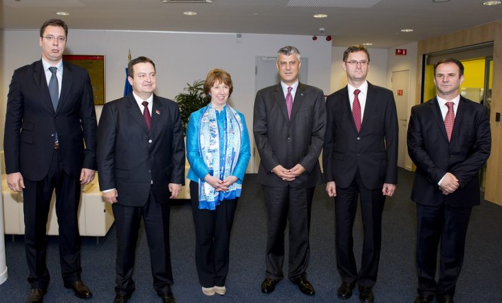 “Ishim afër rrahjes, Hajredin Kuçi iu sul Ivica Daçiçit”, Vuçiç rrëfen debatin me Thaçin në Bruksel “Ishim afër rrahjes, Hajredin Kuçi iu sul Ivica Daçiçit”, Vuçiç rrëfen debatin me Thaçin në Bruksel