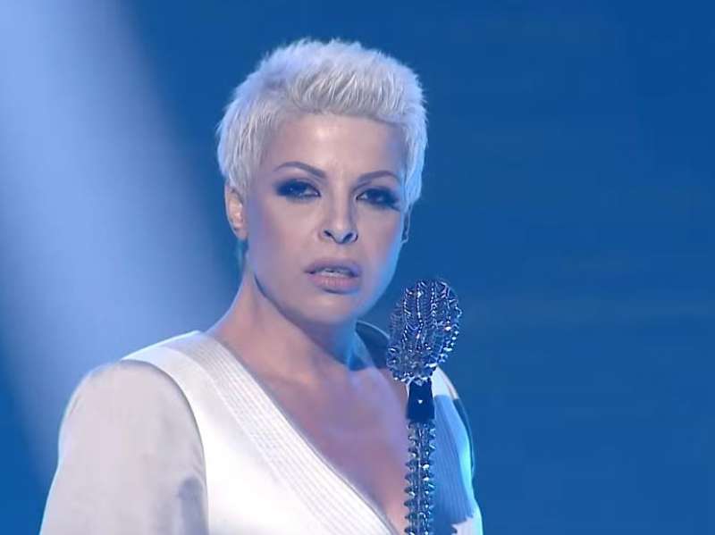 “Oh! Këta s’kanë shërim!”, shpërthen e revoltuar Aurela Gaçe: Ka edhe burrni të thotë se… (FOTO) “Oh! Këta s’kanë shërim!”, shpërthen e revoltuar Aurela Gaçe: Ka edhe burrni të thotë se… (FOTO)