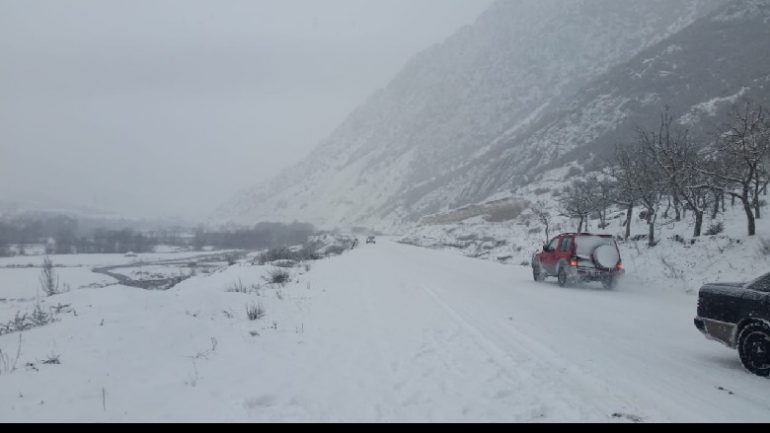 Moti i keq në Pukë, humbin jetën dy të rinjë në stan me bagëti Moti i keq në Pukë, humbin jetën dy të rinjë në stan me bagëti