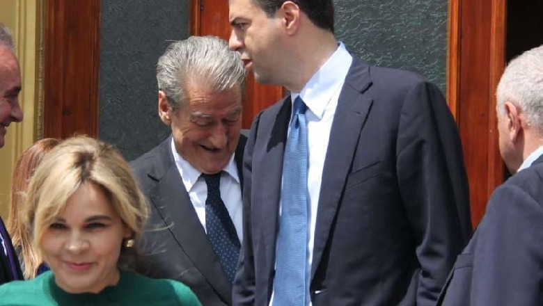 Popullin nuk e përfaqësoni ju, populli është spektator Popullin nuk e përfaqësoni ju, populli është spektator