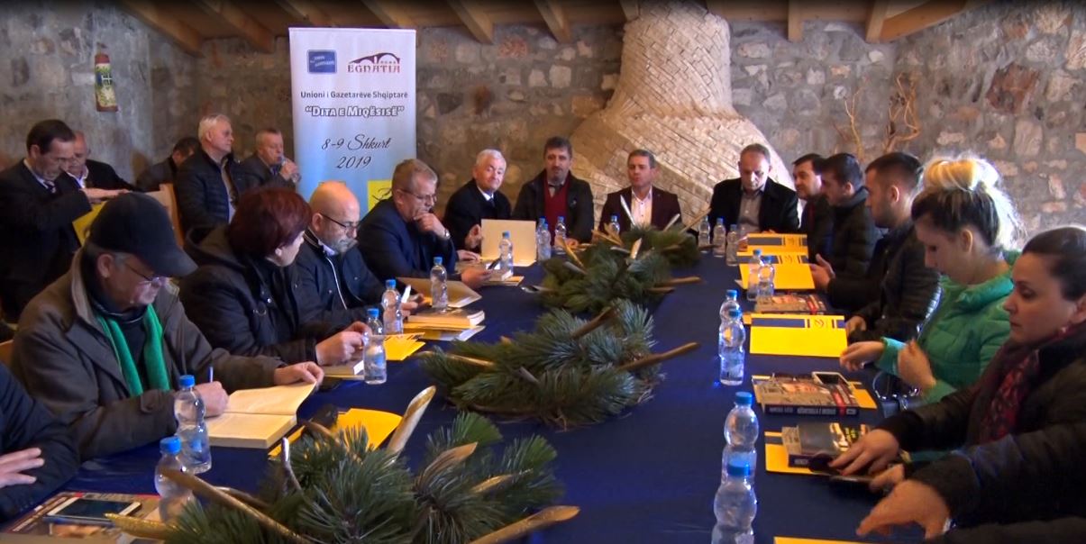 Unioni i Gazetarëve në Razëm, njihet me ofertat dhe problemet Unioni i Gazetarëve në Razëm, njihet me ofertat dhe problemet