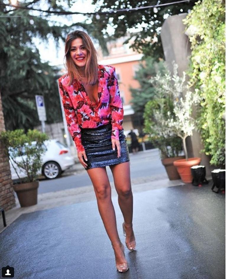 Moderatorja shqiptare “qan” hallin e saj: Nuk kam puthur kurrë… Moderatorja shqiptare “qan” hallin e saj: Nuk kam puthur kurrë…