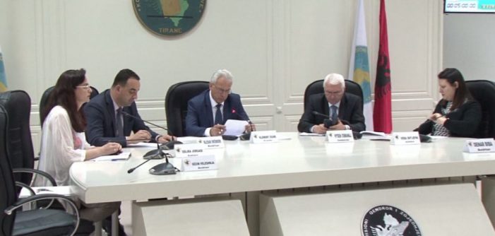 57 emrat e “tradhtarëve” në KQZ nga listat e PD e LSI?! 57 emrat e “tradhtarëve” në KQZ nga listat e PD e LSI?!