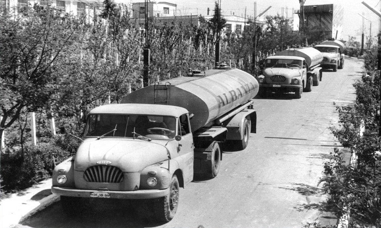 Për një gotë raki më shumë: Historia e alkoolit në Shqipëri Për një gotë raki më shumë: Historia e alkoolit në Shqipëri