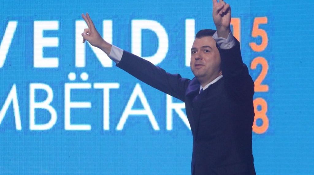 Zbulohet arsyeja pse fle gjithë kohës Basha, të tregoj ëndrra kur zgjohet: “Shqiptarët na duan! Nëse bëhen zgjedhjet nesër, ne fitojmë” Zbulohet arsyeja pse fle gjithë kohës Basha, të tregoj ëndrra kur zgjohet: “Shqiptarët na duan! Nëse bëhen zgjedhjet nesër, ne fitojmë”