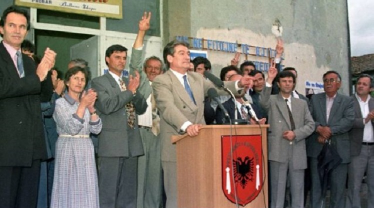 Në vend të një letre Spartak Brahos, se si duhet t’ia kishit “prerë dorën deri në shpatull Sali Berishës (dëshmi e një gazetari në mërgim) Në vend të një letre Spartak Brahos, se si duhet t’ia kishit “prerë dorën deri në shpatull Sali Berishës (dëshmi e një gazetari në mërgim)