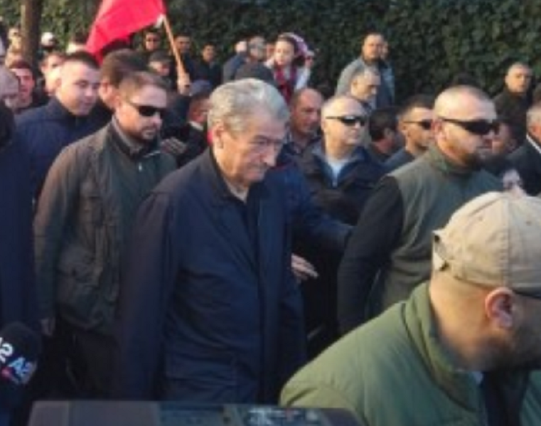 Berisha ultimatum Ramës: Largohu, por mund të rrish të shohësh tmerr Berisha ultimatum Ramës: Largohu, por mund të rrish të shohësh tmerr