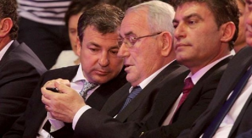 PS dorëzon kërkesën: Asnjë kryebashkiak me 3 mandate s’duhet të kandidojë më PS dorëzon kërkesën: Asnjë kryebashkiak me 3 mandate s’duhet të kandidojë më