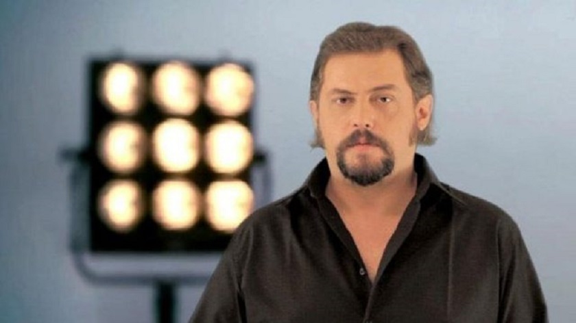 Elton Deda pjesë e artistëve të denigruar nga qeveria ka dy fjalë për Ramën: Reflekto sa nuk është vonë Elton Deda pjesë e artistëve të denigruar nga qeveria ka dy fjalë për Ramën: Reflekto sa nuk është vonë