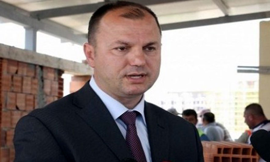 Protesta/A ishte ish-kreu i Policisë Bashkiake Florenc Hoxha i “infiltruar”?! Policia zbaton kërkesën e Bashës dhe Monikës: Ndalon dh.unuesit Protesta/A ishte ish-kreu i Policisë Bashkiake Florenc Hoxha i “infiltruar”?! Policia zbaton kërkesën e Bashës dhe Monikës: Ndalon dh.unuesit