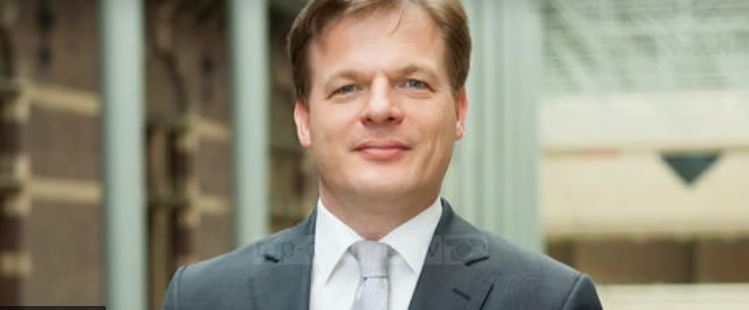 Kur idioti deputeti hollandez, i kërkon Shqipërisë heqjen e… “Sheriatit”! Kur idioti deputeti hollandez, i kërkon Shqipërisë heqjen e… “Sheriatit”!