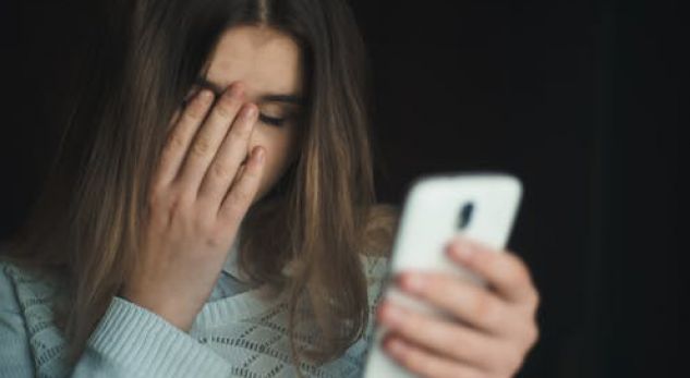 Alarmante, kjo është sëmundja që shkaktohet nga celulari dhe po prek gjithë njerëzimin Alarmante, kjo është sëmundja që shkaktohet nga celulari dhe po prek gjithë njerëzimin