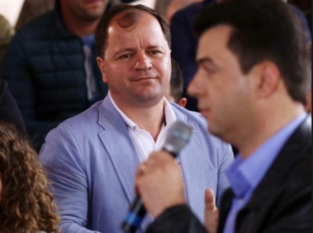 Për inat të Lulzim Bashës: Lefter Maliqi mund të pranojë mandatin e djegur të Astrit Veliajt Për inat të Lulzim Bashës: Lefter Maliqi mund të pranojë mandatin e djegur të Astrit Veliajt