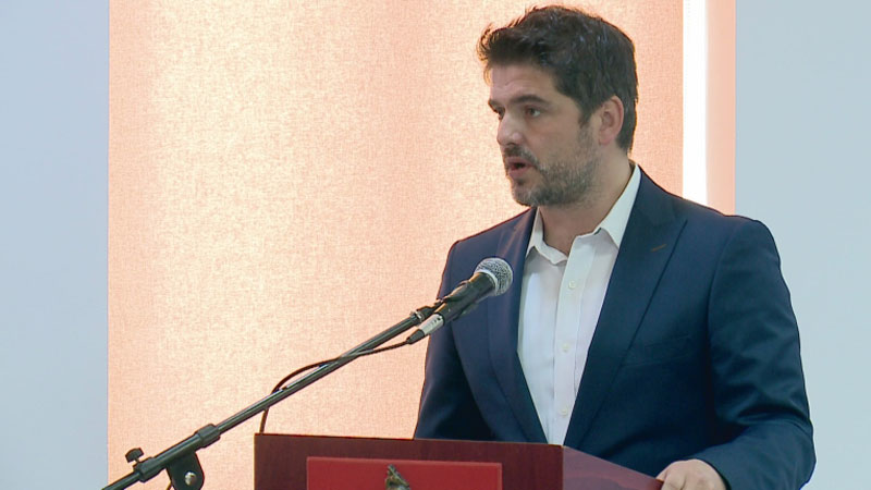 Vlerësim për gazetarin: Bashkia Berat shpall Marin Memën “Qytetar Nderi” Vlerësim për gazetarin: Bashkia Berat shpall Marin Memën “Qytetar Nderi”