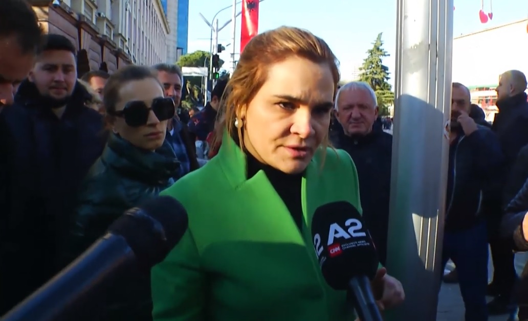 Monika Kryemadhi dhe Lulzim Basha japin dorëheqjen si kryetarë të LSI dhe PD?!