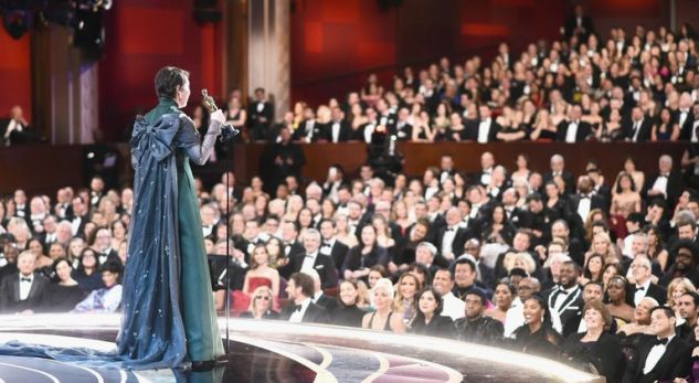 Mrekullia ndodh: Ish pastruesja fitoi çmimin “Oscar” (Video) Mrekullia ndodh: Ish pastruesja fitoi çmimin “Oscar” (Video)