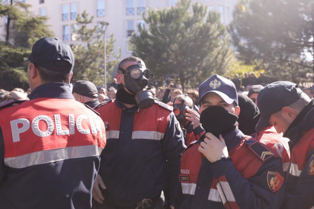 Zbulohet letërkëmbimi: Policia ndalon PD të protestoi te Kuvendi, zgjidhni vend tjetër ndryshe do… Zbulohet letërkëmbimi: Policia ndalon PD të protestoi te Kuvendi, zgjidhni vend tjetër ndryshe do…