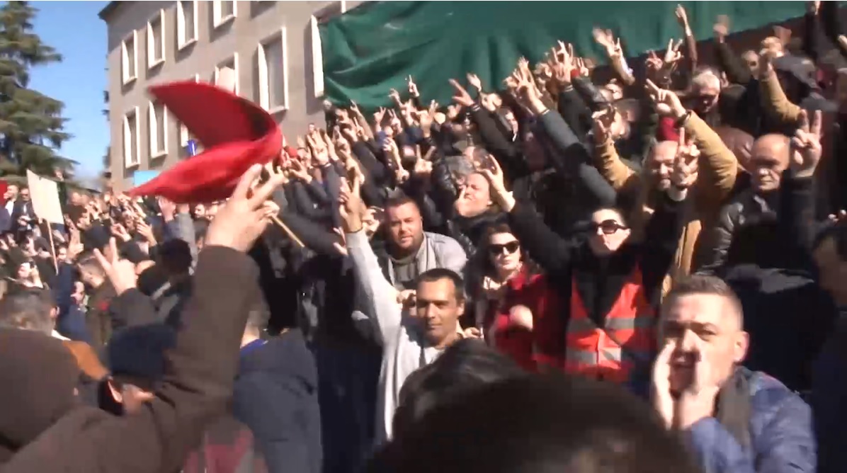 Dasma që (s)u kthye në “mort”