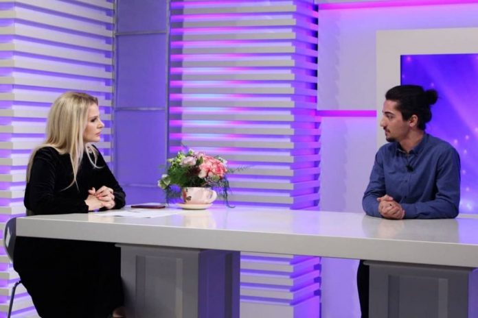 Mashtroi 2 Tv kombëtare, Reka: Vërtetova atë që thotë Rama, se mediat në Shqipëri janë kazan! Mashtroi 2 Tv kombëtare, Reka: Vërtetova atë që thotë Rama, se mediat në Shqipëri janë kazan!