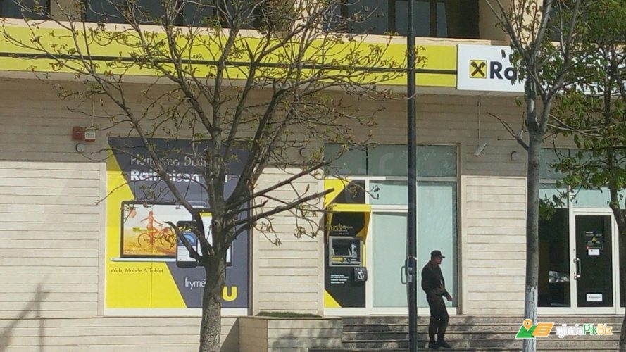 Akuzat e gazetarit: Raiffeisen Bank zhgënjen dhe abuzon me shërbimet e saj Akuzat e gazetarit: Raiffeisen Bank zhgënjen dhe abuzon me shërbimet e saj