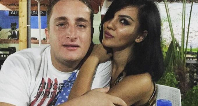 Si e masakroi sot kazani mikeshën e Rezart Veleshnjes: Të gjitha shpifje më kanë vjedhur profilin, deklaron ai. Do i çoj në prokurori! (Video) Si e masakroi sot kazani mikeshën e Rezart Veleshnjes: Të gjitha shpifje më kanë vjedhur profilin, deklaron ai. Do i çoj në prokurori! (Video)