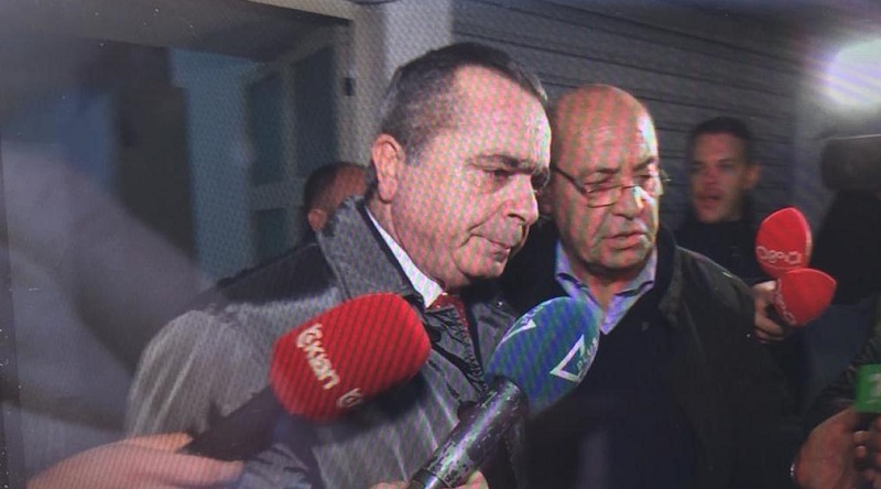 “Dajti”/ Kontrolli i gjyqtarëve në banesë, gjyqtari i Apelit Vlorë i gjenden 20 mijë euro dhe municione në banesë “Dajti”/ Kontrolli i gjyqtarëve në banesë, gjyqtari i Apelit Vlorë i gjenden 20 mijë euro dhe municione në banesë