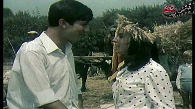 A i mbani mend 10 çiftet më të dashur nga filmat e vjetër shqiptarë?! (Foto) A i mbani mend 10 çiftet më të dashur nga filmat e vjetër shqiptarë?! (Foto)