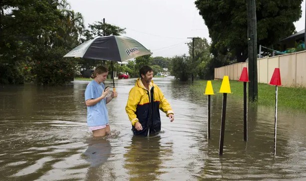 Përmbytje në Australi, rrezikohen jetë njerëzish dhe prona (Video) Përmbytje në Australi, rrezikohen jetë njerëzish dhe prona (Video)