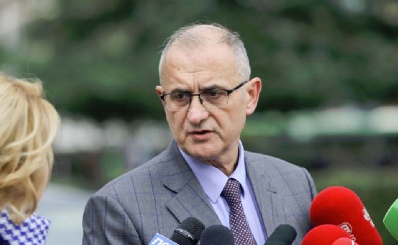 Nën hetim për skandalin e byzylykëve! Vasili thyen heshtjen por… për kufinjtë e Kosovës Nën hetim për skandalin e byzylykëve! Vasili thyen heshtjen por… për kufinjtë e Kosovës