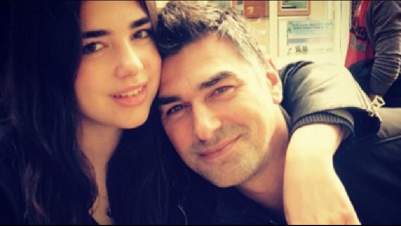 Babai i Dua Lipës me violinistin e njohur zbulojnë surprizën për të gjithë shqiptarët… Babai i Dua Lipës me violinistin e njohur zbulojnë surprizën për të gjithë shqiptarët…