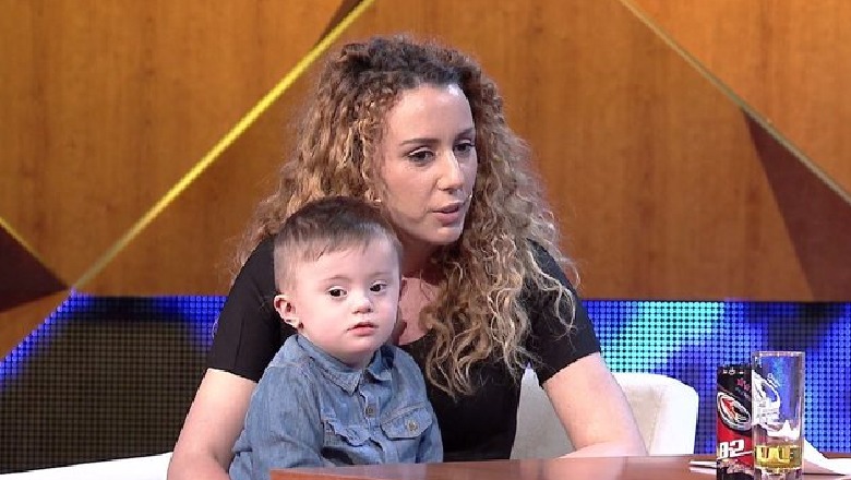 “Baba Zoti bëri mrekullinë e radhës biri im”! Bashkëshortja e Dr. Florit tregon situatën e vështirë që po kalon “Baba Zoti bëri mrekullinë e radhës biri im”! Bashkëshortja e Dr. Florit tregon situatën e vështirë që po kalon