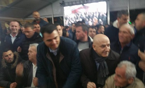 Ish kryetari i PD-së: Nëse përjashtoni Rudina Hajdarin, largohem nga partia…Ajo nuk është vetëm, pisa! Ish kryetari i PD-së: Nëse përjashtoni Rudina Hajdarin, largohem nga partia…Ajo nuk është vetëm, pisa!