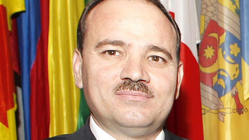 Nishani si baba Vanga jo vetëm nga pamja: Në Qershor kolaps financiar, njerëzit nuk do marrin rrogat e pensionet, do mbeten pa bukë Nishani si baba Vanga jo vetëm nga pamja: Në Qershor kolaps financiar, njerëzit nuk do marrin rrogat e pensionet, do mbeten pa bukë