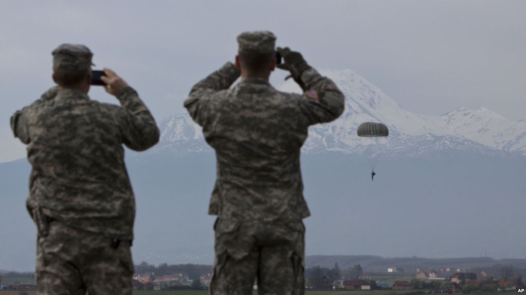 300 agjentë të humbur, një dështimi spektakolar i CIA-s në Shqipëri gjatë regjimit hoxhist! 300 agjentë të humbur, një dështimi spektakolar i CIA-s në Shqipëri gjatë regjimit hoxhist!