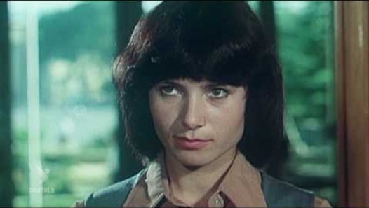 Ekspresive dhe befasuese në çdo rol aktorja Eva Alikaj! Ekspresive dhe befasuese në çdo rol aktorja Eva Alikaj!