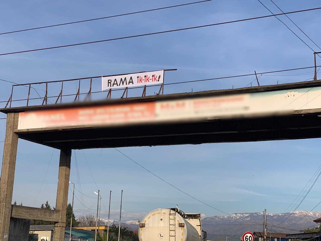 PD pa asnjë përfaqësues: “Askushët” në Elbasan lehin… ta lejojnë apo mos ta lejojnë Ramën në ditën e verës?! PD pa asnjë përfaqësues: “Askushët” në Elbasan lehin… ta lejojnë apo mos ta lejojnë Ramën në ditën e verës?!