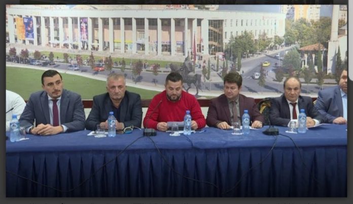 Situata politike/ Unioni i Eksportuesve Shqiptarë të shqetësuar: Do ketë ndikim në sezonin e ardhshëm turistik Situata politike/ Unioni i Eksportuesve Shqiptarë të shqetësuar: Do ketë ndikim në sezonin e ardhshëm turistik