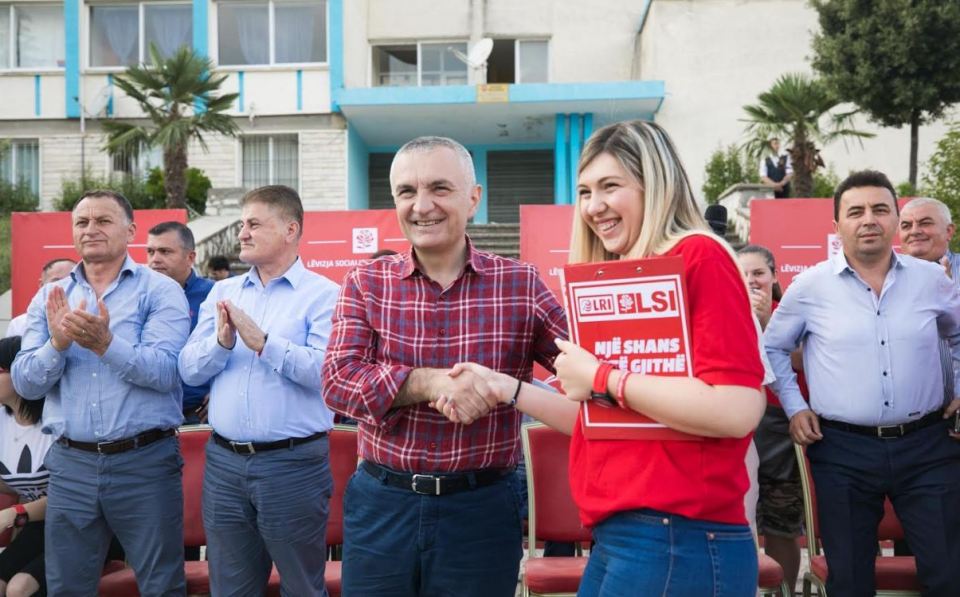 Na fole si kryetar i LSI, o President!