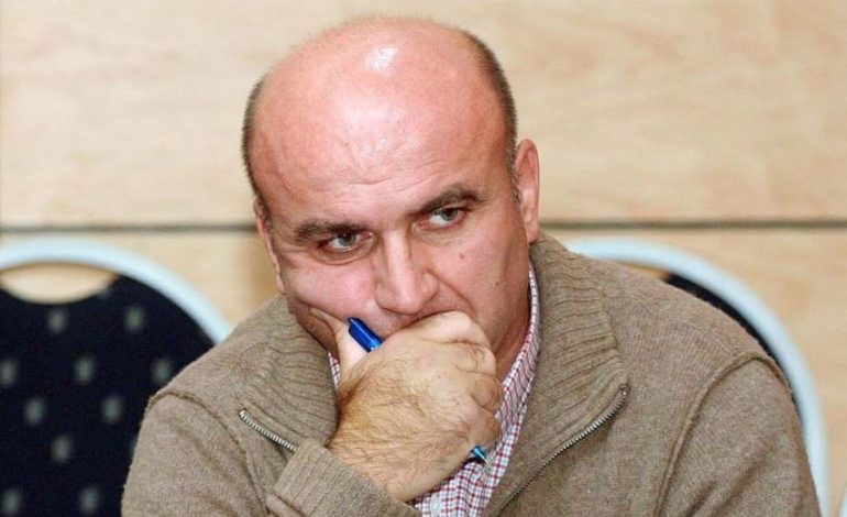 Një lolo në oborrin e shtypit të oligarkëve Një lolo në oborrin e shtypit të oligarkëve