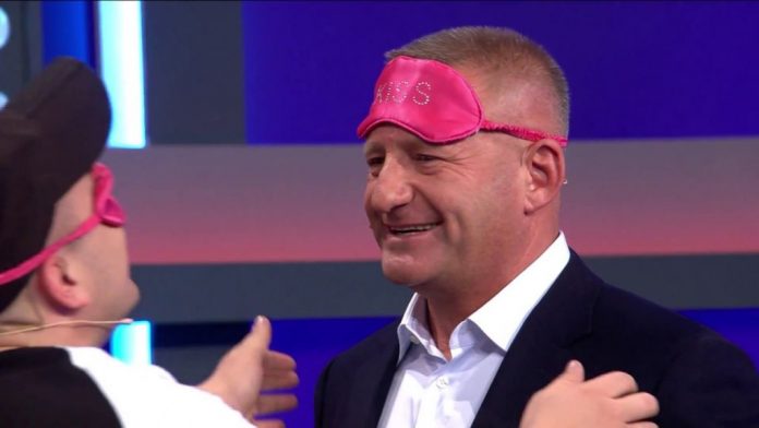 Nard Ndoka “dekonspiron” Bashën, nxjerr emrat e disa kandidatëve të PD. Lista, e njejtë me atë “fituese” të zgjedhjeve të vitit 2017 Nard Ndoka “dekonspiron” Bashën, nxjerr emrat e disa kandidatëve të PD. Lista, e njejtë me atë “fituese” të zgjedhjeve të vitit 2017