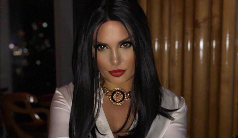 FOTO/ Albërie Hadërgjonaj nuk ndalet, publikon foto nga shtrati dhe nuk i lë vend imagjinatës FOTO/ Albërie Hadërgjonaj nuk ndalet, publikon foto nga shtrati dhe nuk i lë vend imagjinatës