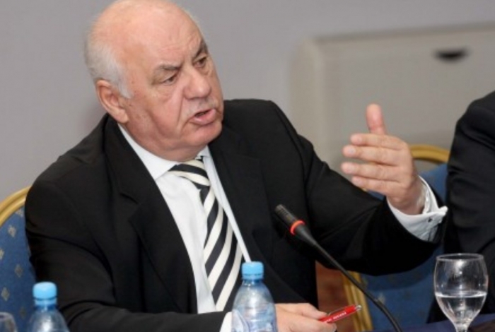 Alfred Moisiu tregon faktin që nxjerr blof parlamentin holandez Alfred Moisiu tregon faktin që nxjerr blof parlamentin holandez