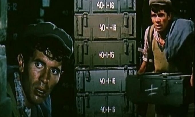 “Shteti ka rënë”! Aktori i njohur i përgjigjet Gjin Gjonit: Shteti ka rënë në momentin që një sh***dhatë si ti nuk u fut në burg por u bë deputet “Shteti ka rënë”! Aktori i njohur i përgjigjet Gjin Gjonit: Shteti ka rënë në momentin që një sh***dhatë si ti nuk u fut në burg por u bë deputet