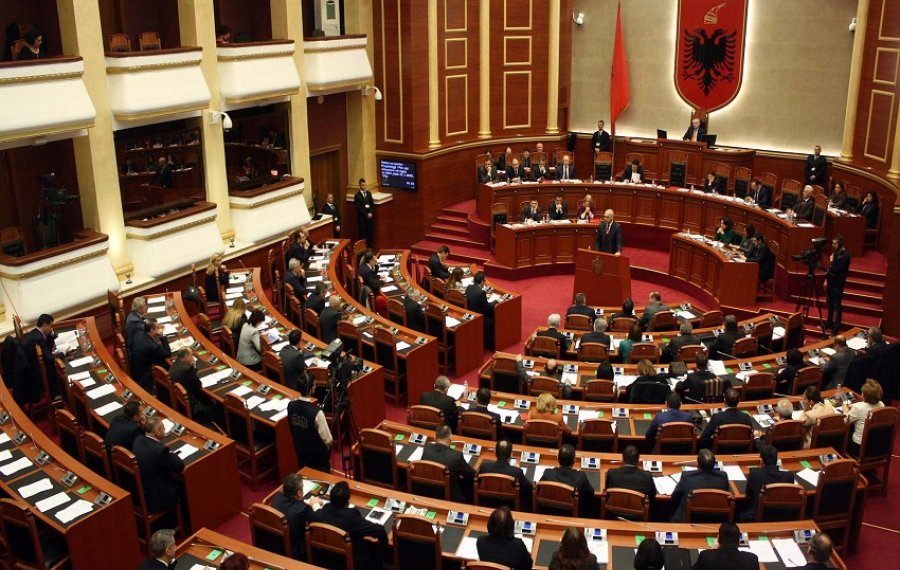 Shtohet numri i deputetëve në Parlament, KQZ u jep mandatin 3 kandidatëve të tjerë Shtohet numri i deputetëve në Parlament, KQZ u jep mandatin 3 kandidatëve të tjerë